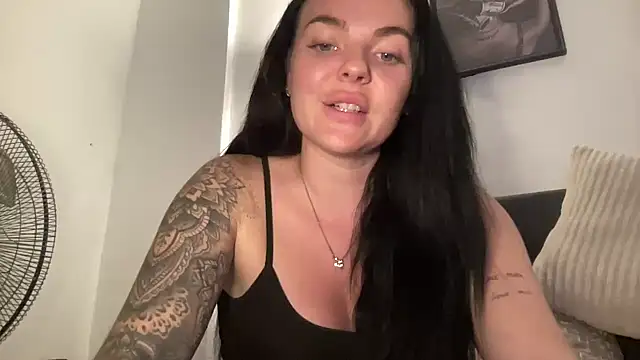 yorkshiregal online show from 10-12-25, 07:04