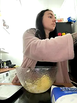 yorkshiregal online show from 10-28-25, 05:12