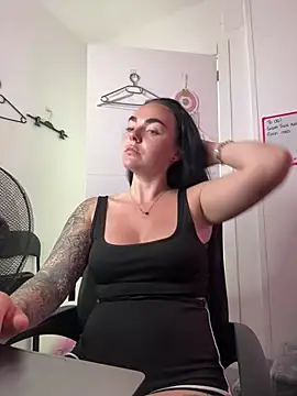 yorkshiregal online show from 07-18-26, 07:28