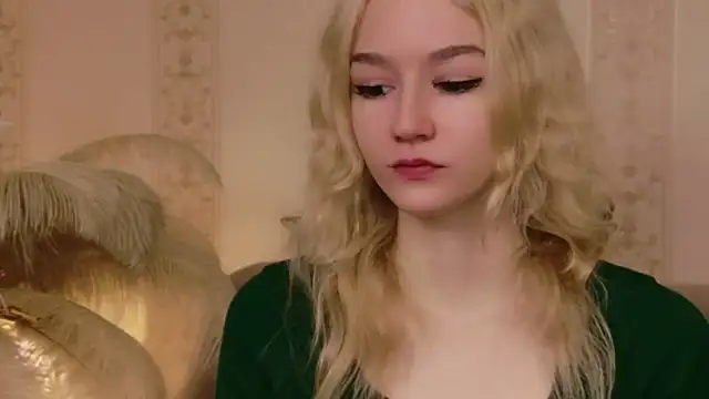 NaomiLoys online show from 11-12-25, 10:52