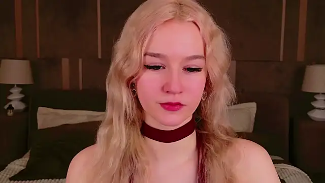 Snapshot of NaomiLoys chatting on 03-22-25, 03:30 NaomiLoys online show from 03-22-25, 03:30