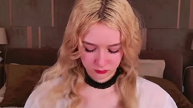 Snapshot of NaomiLoys chatting on 03-09-25, 03:43 NaomiLoys online show from 03-09-25, 03:43