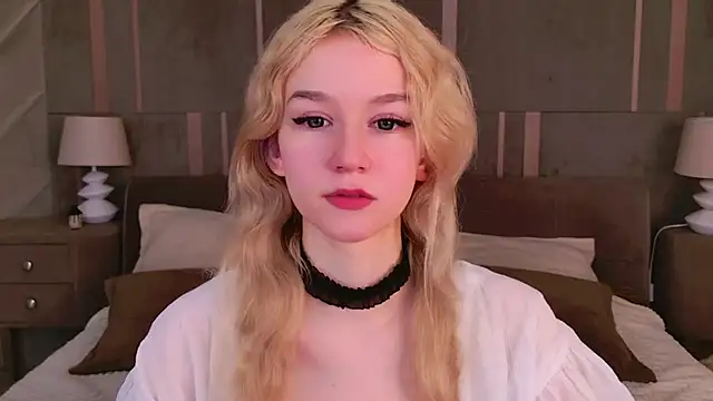 Snapshot of NaomiLoys chatting on 03-08-25, 05:59 NaomiLoys online show from 03-08-25, 05:59