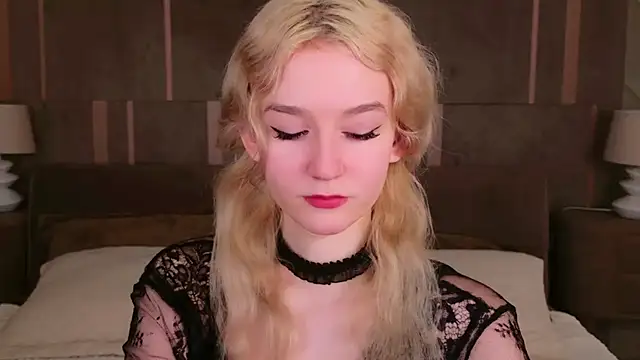 Snapshot of NaomiLoys chatting on 02-24-25, 04:58 NaomiLoys online show from 02-24-25, 04:58