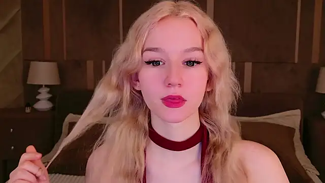 Snapshot of NaomiLoys chatting on 03-22-25, 03:42 NaomiLoys online show from 03-22-25, 03:42