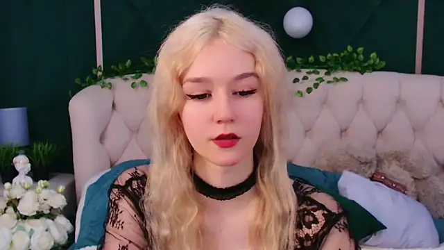 Snapshot of NaomiLoys chatting on 02-16-25, 11:17 NaomiLoys online show from 02-16-25, 11:17