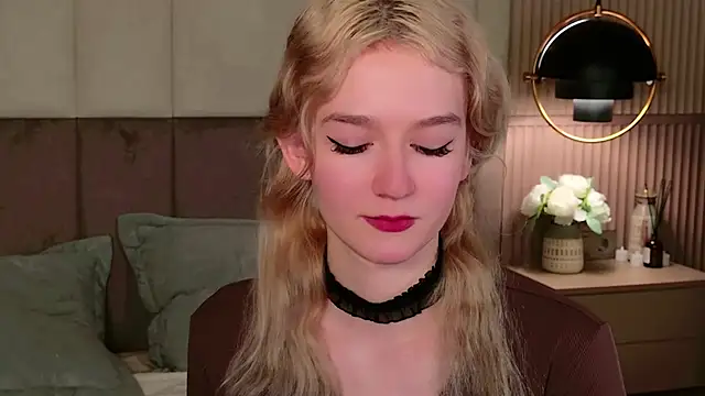 Snapshot of NaomiLoys chatting on 02-26-25, 02:08 NaomiLoys online show from 02-26-25, 02:08