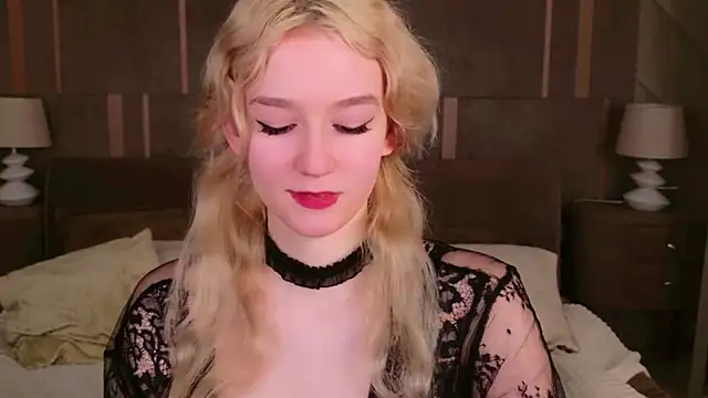 Snapshot of NaomiLoys chatting on 02-24-25, 08:03 NaomiLoys online show from 02-24-25, 08:03