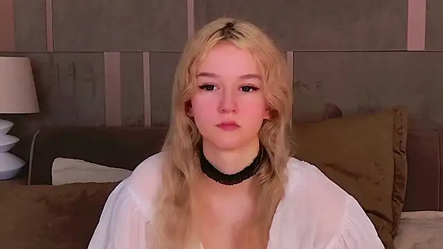 Snapshot of NaomiLoys chatting on 03-08-25, 09:06 NaomiLoys online show from 03-08-25, 09:06