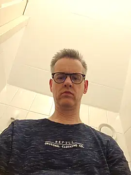 Snapshot of Hectorthyssen1 chatting on 06-09-26, 03:24 Hectorthyssen1 online show from 06-09-26, 03:24