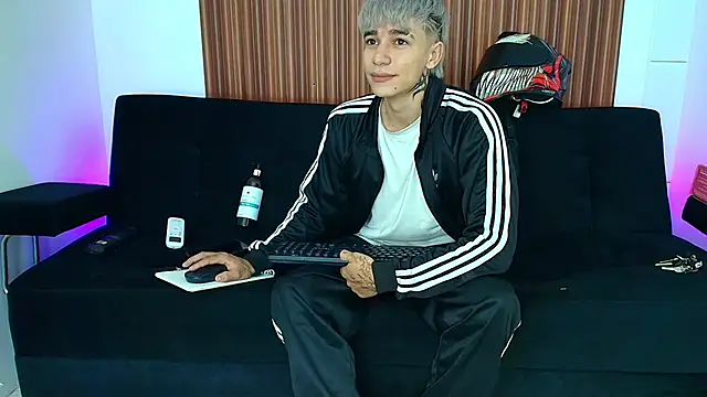 Zacktk7 online show from 03-07-25, 11:05