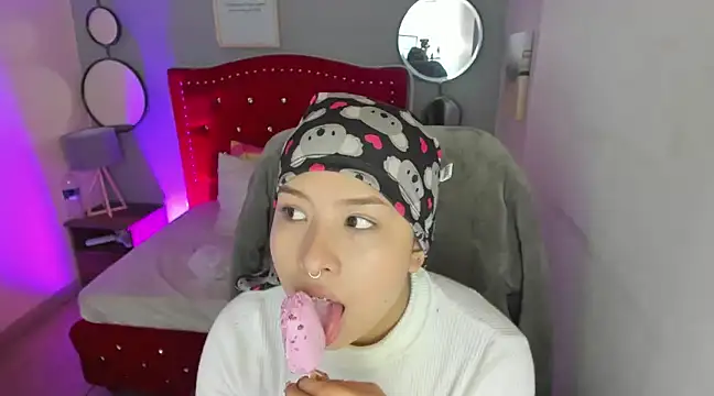 Namiko Park online show from 02-10-25, 06:13