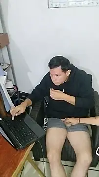 Snapshot of miketripi420 chatting on 05-26-26, 05:49 miketripi420 online show from 05-26-26, 05:49