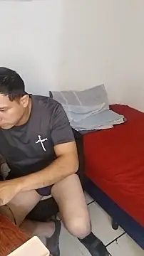 Snapshot of miketripi420 chatting on 02-18-26, 06:00 miketripi420 online show from 02-18-26, 06:00