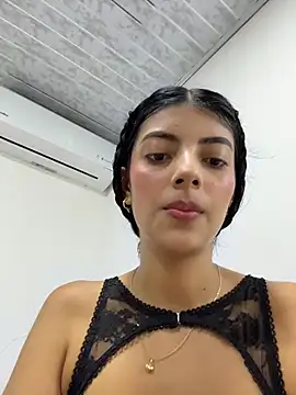 Snapshot of Baby_Niels chatting on 02-01-26, 05:11 Baby Niels online show from 02-01-26, 05:11