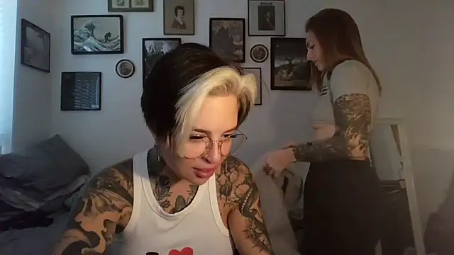 Snapshot of Alexandersonxo chatting on 10-05-25, 08:38 Alexandersonxo online show from 10-05-25, 08:38