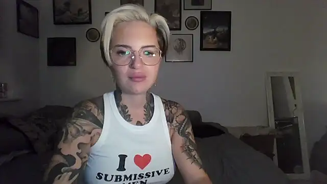 Snapshot of Alexandersonxo chatting on 10-04-25, 06:53 Alexandersonxo online show from 10-04-25, 06:53