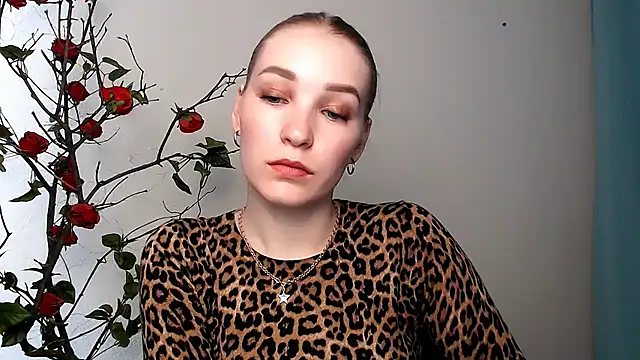 Queen ofLove online show from 03-26-26, 01:31