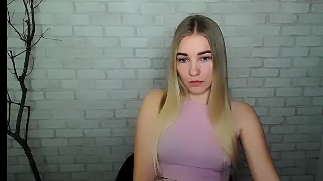 Snapshot of Queen_ofLove chatting on 12-31-24, 07:53 Queen ofLove online show from 12-31-24, 07:53