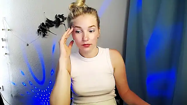 Queen ofLove online show from 05-24-26, 10:59