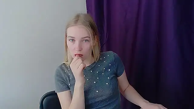 Queen ofLove online show from 03-31-26, 07:43