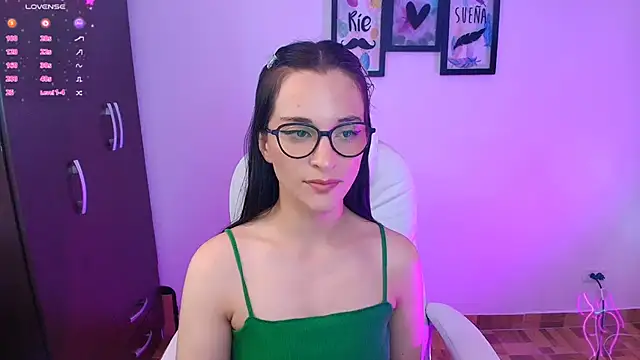 Snapshot of mariaan_m_ chatting on 02-25-25, 09:15 mariaan m online show from 02-25-25, 09:15