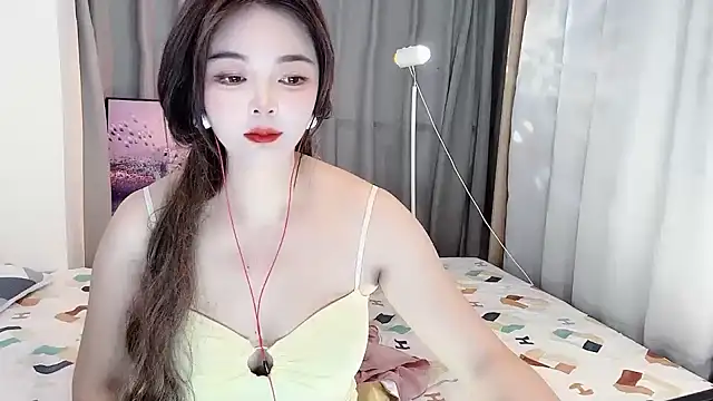 Snapshot of Mia-88-66 chatting on 12-09-24, 12:12 Mia-88-66 online show from 12-09-24, 12:12