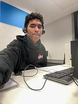 Ryan-hot online show from 11-26-25, 04:07