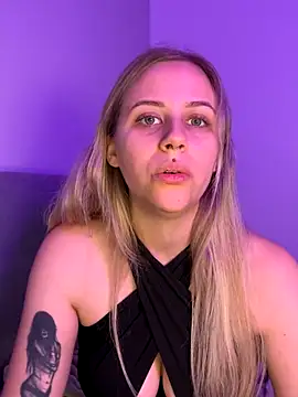 lunawolf21 online show from 01-08-26, 08:09