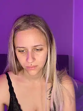 lunawolf21 online show from 10-17-25, 06:28