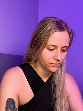 lunawolf21 online show from 01-10-26, 11:27