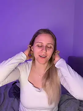 lunawolf21 online show from 03-03-26, 07:26