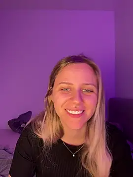 lunawolf21 online show from 02-13-26, 07:19