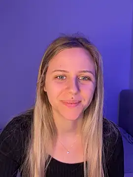 lunawolf21 online show from 02-11-26, 07:41