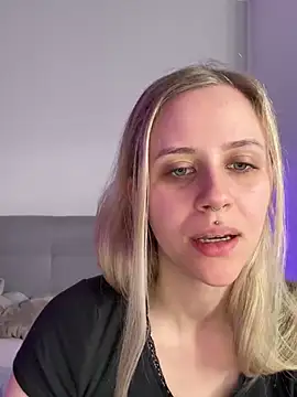 lunawolf21 online show from 03-03-25, 07:24