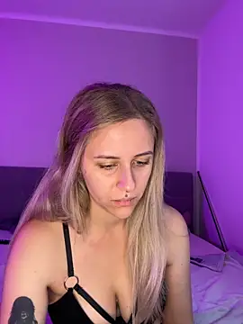 lunawolf21 online show from 11-13-25, 07:34