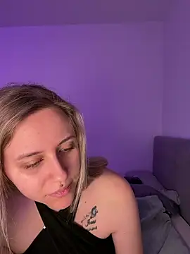 lunawolf21 online show from 03-02-26, 07:48