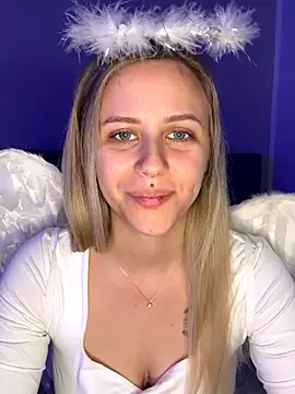 lunawolf21 online show from 12-05-25, 07:29