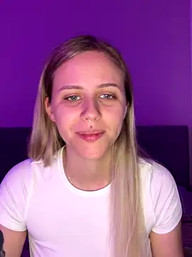 lunawolf21 online show from 12-16-25, 07:34