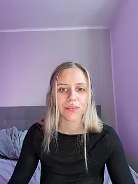 lunawolf21 online show from 03-11-25, 07:14