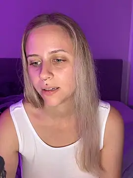 lunawolf21 online show from 10-13-25, 07:04