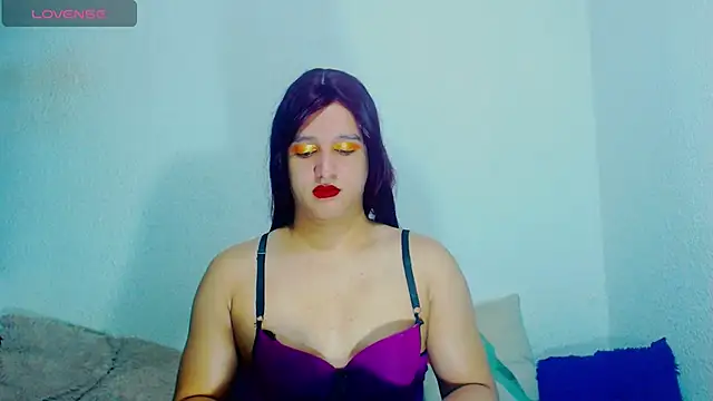 Snapshot of alexandrasexy32 chatting on 05-13-26, 03:13 alexandrasexy32 online show from 05-13-26, 03:13