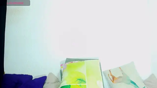 Snapshot of alexandrasexy32 chatting on 06-16-26, 02:00 alexandrasexy32 online show from 06-16-26, 02:00