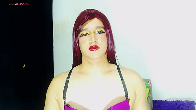 Snapshot of alexandrasexy32 chatting on 06-20-26, 05:12 alexandrasexy32 online show from 06-20-26, 05:12