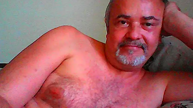 Snapshot of GayPourToi chatting on 10-18-25, 03:58 GayPourToi online show from 10-18-25, 03:58