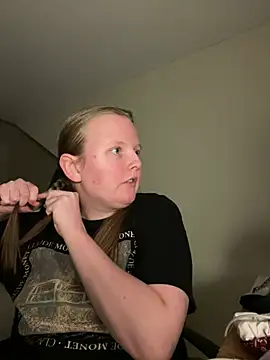 lexie lilacs online show from 03-18-25, 12:19