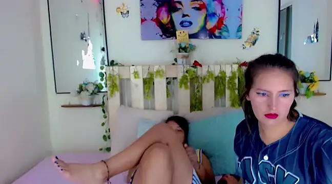 Sharon et Khloe12 online show from 01-18-25, 04:59