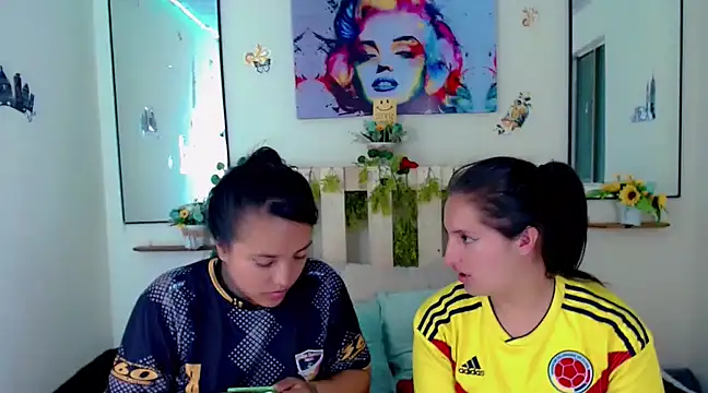 Sharon et Khloe12 online show from 01-09-25, 11:14