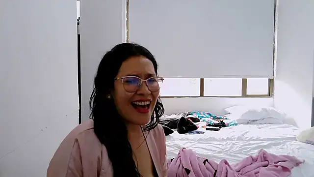 luxandracon23 online show from 09-15-25, 07:58