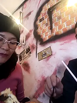 luxandracon23 online show from 09-12-25, 10:31